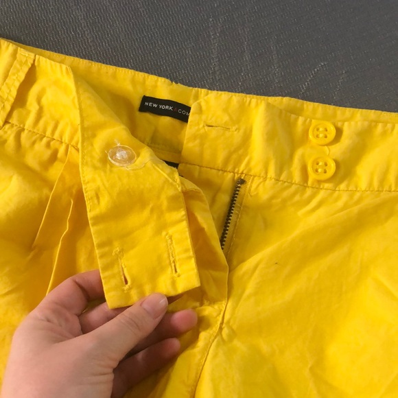 Yellow shorts - Picture 4 of 6